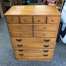 Load image into Gallery viewer, Maple Dresser 4 Drawer (40x30x18)

