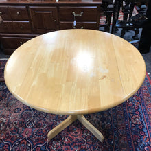 Load image into Gallery viewer, Drop Leaf Table (30x36/40x40)
