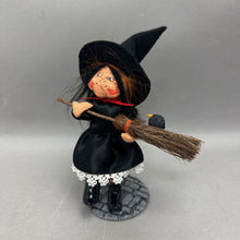 Load image into Gallery viewer, Annalee Witch Kid w/ Broom (7")
