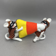 Load image into Gallery viewer, Annalee Mice Candy Corn Bandits (~4x9x3)
