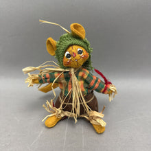 Load image into Gallery viewer, Annalee Scarecrow Mouse (5")
