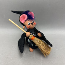 Load image into Gallery viewer, Annalee Witch Mouse w/ Broom (5")
