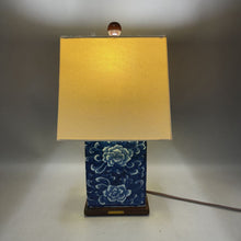 Load image into Gallery viewer, Ralph Lauren Blue &amp; White Floral Porcelain Accent Lamp (17")
