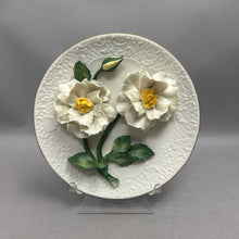Load image into Gallery viewer, Franklin Mint Porcelain Plate - The White Roses of Capodimonte (8")
