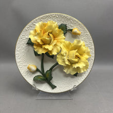 Load image into Gallery viewer, Franklin Mint Porcelain Plate - The Yellow Roses of Capodimonte (8")
