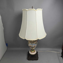 Load image into Gallery viewer, Capodimonte-Style Porcelain Cherub Table Lamp (34.5")
