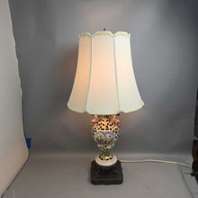 Load image into Gallery viewer, Capodimonte-Style Porcelain Cherub Table Lamp (34.5")
