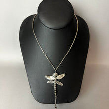 Load image into Gallery viewer, Uno De 50 Silver Plated Dragonfly Necklace (32")
