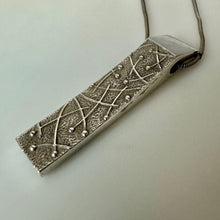 Load image into Gallery viewer, Vintage Sterling Ola Gorie Drift Pendant Necklace (16")
