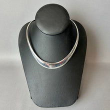 Load image into Gallery viewer, Vintage Mexican Sterling Collar Necklace (13.5" Adjustable)
