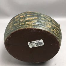 Load image into Gallery viewer, Hayes Mexican Pottery Hen Planter (10")
