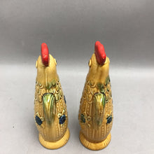 Load image into Gallery viewer, Vintage Ceramic Chicken Salt &amp; Pepper Shakers (7")
