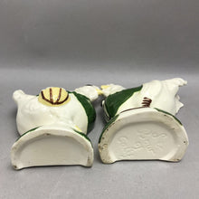 Load image into Gallery viewer, Set of Le Bow California Pottery Rooster Hen Wall Pockets (6")
