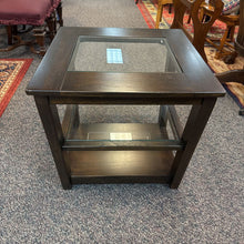 Load image into Gallery viewer, End Table w/Glass Inlay (25x24x24)
