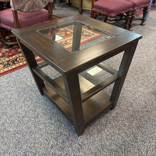 Load image into Gallery viewer, End Table w/Glass Inlay (25x24x24)
