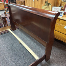 Load image into Gallery viewer, King Sleigh Bed (47x82x91)
