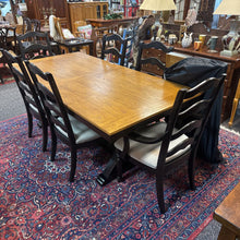 Load image into Gallery viewer, Oak / Black Dining Table w/6 Chairs 22" Leaf (30x40x80) Wildenauer Two Tone
