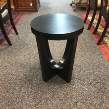 Load image into Gallery viewer, Black Round Accent / End Table (24x18x18)
