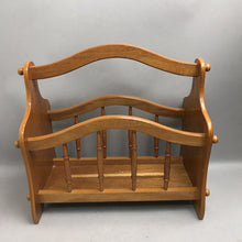 Load image into Gallery viewer, Magazine Rack (15x17x9)
