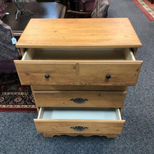 Load image into Gallery viewer, Dresser 5 Drawer (45x31x16)
