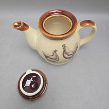 Load image into Gallery viewer, Vintage Country Road Chicken Teapot (6x8x5)
