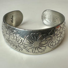 Load image into Gallery viewer, Vintage Kirk Steiff Pewter Flower of the Month Aster Etched Cuff Bracelet
