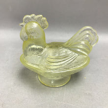 Load image into Gallery viewer, Vintage Yellow Glass Hen On Nest (4x5)
