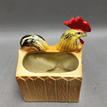 Load image into Gallery viewer, Vintage Rooster by Fence Planter (5x4x3)
