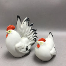 Load image into Gallery viewer, Porcelain Hen &amp; Rooster Made in Japan (5")

