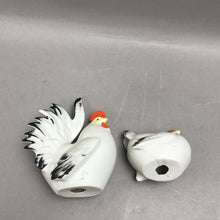 Load image into Gallery viewer, Porcelain Hen &amp; Rooster Made in Japan (5")
