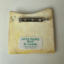 Load image into Gallery viewer, Vintage Lucinda 'Little People' Resin Art Brooch Pin (2")
