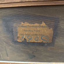 Load image into Gallery viewer, Gettysburg Furniture Quarter Sawn Oak Display Case (65x44x16)
