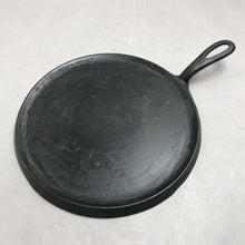 Load image into Gallery viewer, Griswold 9 Cast Iron Griddle #609 (15x11)
