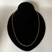 Load image into Gallery viewer, 14K Gold 30" Singapore Chain Necklace (4.3g)
