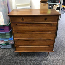 Load image into Gallery viewer, American of Martinsville MCM 6 Drawer Dresser (45x40x19)
