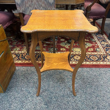 Load image into Gallery viewer, Oak Lamp Table (28x18x18)
