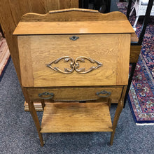 Load image into Gallery viewer, Oak Desk (45x30x12)
