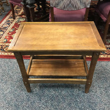 Load image into Gallery viewer, Oak End Table (23x16x27)

