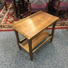 Load image into Gallery viewer, Oak End Table (23x16x27)
