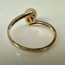 Load image into Gallery viewer, 10K Gold Pearl Vintage Ring sz 6 (1.4g)
