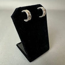 Load image into Gallery viewer, Milor Sterling Chevron Half Hoop Earrings (0.75")
