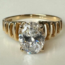 Load image into Gallery viewer, 14K Gold Cubic Zirconia Engagement Ring sz 8 (2.8g)
