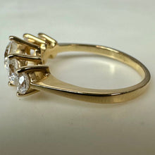 Load image into Gallery viewer, 14K Gold Cubic Zirconia 5-Stone Ring sz 8 (3.5g)
