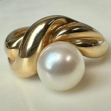 Load image into Gallery viewer, 14K Gold Pearl Ring sz 8 (4.9g)
