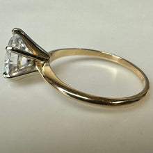 Load image into Gallery viewer, 14K Gold Cubic Zirconia Engagement Ring sz 8 (2.8g)

