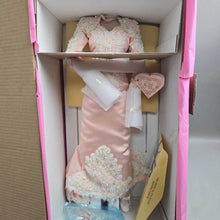 Load image into Gallery viewer, Franklin Mint Maryse Nicole Procelain Doll - Kimberly (~21")
