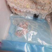 Load image into Gallery viewer, Franklin Mint Maryse Nicole Procelain Doll - Kimberly (~21")
