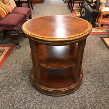 Load image into Gallery viewer, Ethan Allen Round Lamp / End Table (28x28x28)
