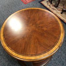 Load image into Gallery viewer, Ethan Allen Round Lamp / End Table (28x28x28)

