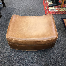Load image into Gallery viewer, Bradington Leather Arm Chair (35x39x39) w/ Ottoman (18x28x20)
